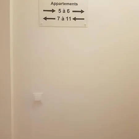 10 - Joli Avec Clim, Deux Lits, équipé Pour 1, 2 Ou 3 Personnes Maximum, Vue Sur Parc Arboré, Parking Privatif Gratuit, Grand Fourgon Possible, Le Linge De Maison Est Fourni