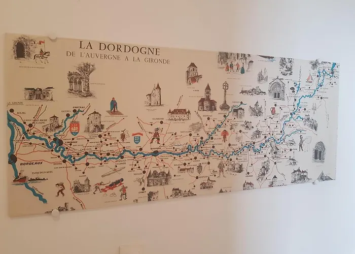 10 - Joli Avec Deux Lits, Un Lit Double Et Un Lit Simple, Equipe Pour 1, 2 Ou 3 Personnes Maximum, Vue Sur Parc Arbore, Parking Privatif Gratuit, Grand Fourgon Possible, Le Linge De Maison Est Fourni * Razac-sur-lʼIsle